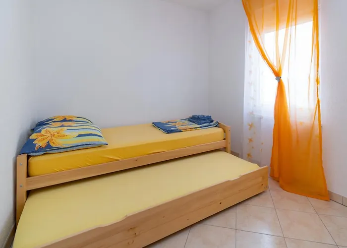 With Parking Space Klenovica, Novi Vinodolski - 20556 Кленовица