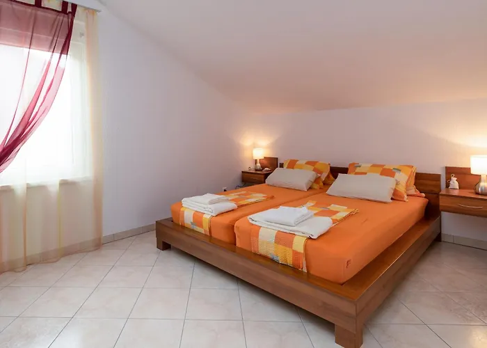 With Parking Space Klenovica, Novi Vinodolski - 20556 Апартаменты