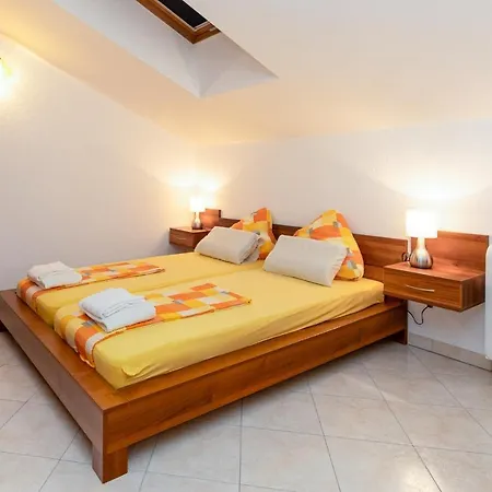 With Parking Space Klenovica, Novi Vinodolski - 20556 Apartament Klenovica