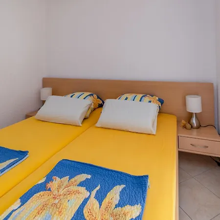 With Parking Space Klenovica, Novi Vinodolski - 20556 Apartament *