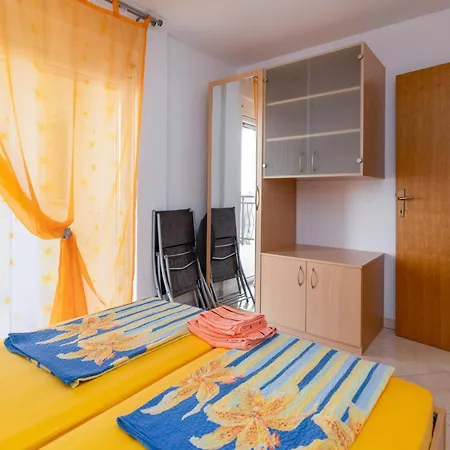 With Parking Space Klenovica, Novi Vinodolski - 20556 Apartman *