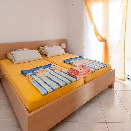 アパート With Parking Space Klenovica, Novi Vinodolski - 20556 クレノヴィツァ