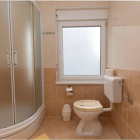 With Parking Space Klenovica, Novi Vinodolski - 20556 クレノヴィツァ