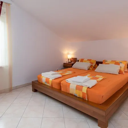 With Parking Space Klenovica, Novi Vinodolski - 20556 アパート