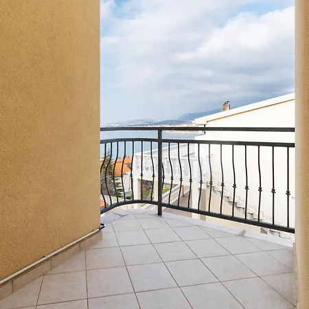 With Parking Space Klenovica, Novi Vinodolski - 20556 Apartament Klenovica